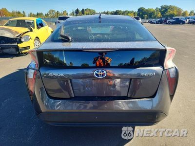 Zdjęcie 6 z 12 samochodu: 2016 TOYOTA PRIUS TWO VIN:JTDKBRFUXG3506865 - miniatura