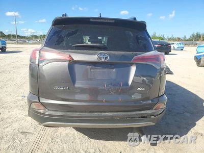 Zdjęcie 6 z 14 samochodu: 2018 TOYOTA RAV4 XLE VIN:JTMWFREV5JD132392 - miniatura