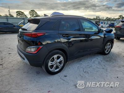 Trzecie zdjęcie samochodu z tyłu: 2022 HYUNDAI KONA SEL VIN:KM8K32AB5NU878286 - miniatura