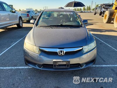 Piąte zdjęcie samochodu w środku: 2010 HONDA CIVIC LX VIN:2HGFA1F51AH324380 - miniatura