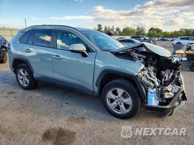 Czwarte zdjęcie samochodu z boku: 2023 TOYOTA RAV4 XLE VIN:2T3P1RFVXPW338613 - miniatura