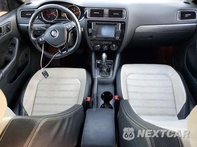 Zdjęcie 8 z 12 samochodu: 2016 VOLKSWAGEN JETTA SPORT VIN:3VWD17AJ9GM298549 - miniatura