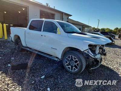 Czwarte zdjęcie samochodu z boku: 2025 RAM 1500 LARAMIE VIN:1C6SRFJP2SN654623 - miniatura