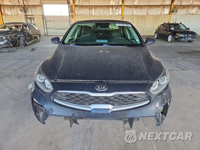 Piąte zdjęcie samochodu w środku: 2019 KIA FORTE LXS VIN:3KPF24AD2KE066413 - miniatura