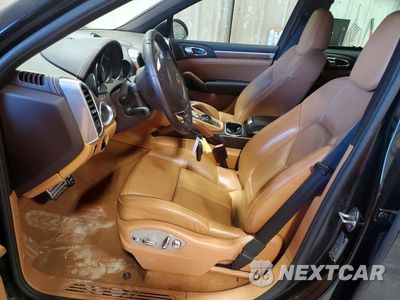 Zdjęcie 7 z 14 samochodu: 2013 PORSCHE CAYENNE VIN:WP1AA2A2XDLA02953 - miniatura