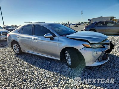 Czwarte zdjęcie samochodu z boku: 2020 TOYOTA CAMRY LE VIN:4T1C11AK0LU382927 - miniatura