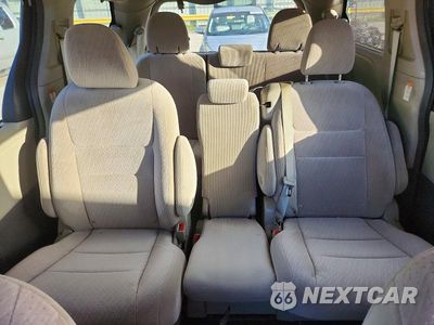 Zdjęcie 10 z 13 samochodu: 2019 TOYOTA SIENNA LE VIN:5TDKZ3DC8KS998919 - miniatura