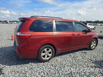 Trzecie zdjęcie samochodu z tyłu: 2015 TOYOTA SIENNA LE VIN:5TDKK3DC0FS645620 - miniatura