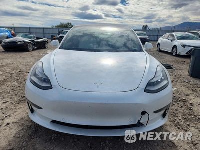 Piąte zdjęcie samochodu w środku: 2019 TESLA MODEL 3 VIN:5YJ3E1EB7KF454684 - miniatura