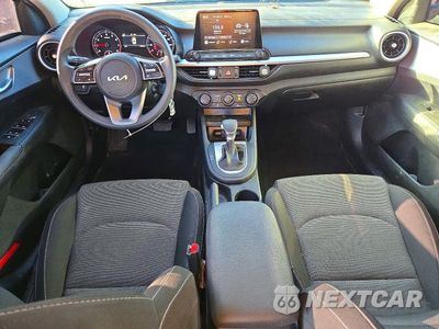 Zdjęcie 8 z 12 samochodu: 2024 KIA FORTE LXS VIN:3KPF24AD2RE802566 - miniatura
