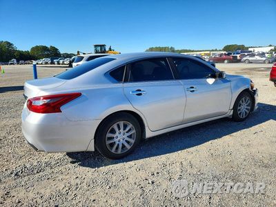 Trzecie zdjęcie samochodu z tyłu: 2018 NISSAN ALTIMA 2.5 S VIN:1N4AL3APXJC264955 - miniatura