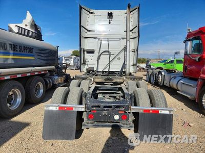 Zdjęcie 6 z 14 samochodu: 2013 VOLVO VNL SEMI TRUCK VIN:4V4NC9EH5DN141269 - miniatura