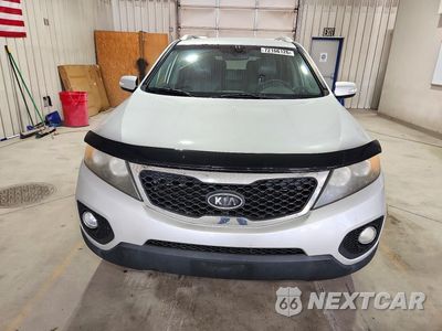 Piąte zdjęcie samochodu w środku: 2011 KIA SORENTO EX VIN:5XYKUDA25BG041323 - miniatura