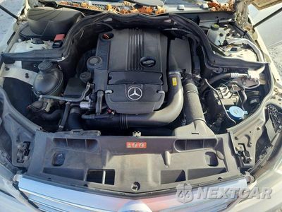 Zdjęcie 11 z 12 samochodu: 2012 MERCEDES-BENZ C 250 VIN:WDDGF4HB5CA605159 - miniatura