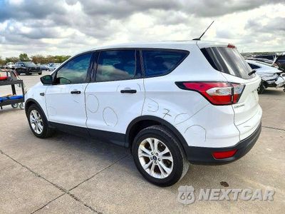 Drugie zdjęcie samochodu z przodu: 2018 FORD ESCAPE S VIN:1FMCU0F79JUA17309 - miniatura