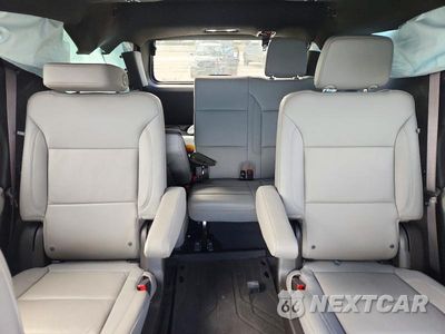 Zdjęcie 10 z 13 samochodu: 2024 CHEVROLET TAHOE K1500 Z71 VIN:1GNSKPKD3RR328105 - miniatura