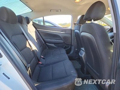 Zdjęcie 10 z 12 samochodu: 2019 HYUNDAI ELANTRA SE VIN:5NPD74LF1KH439637 - miniatura