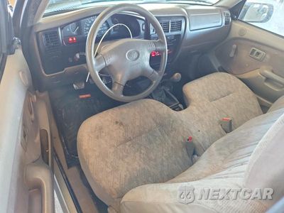 Zdjęcie 8 z 12 samochodu: 2001 TOYOTA TACOMA BASE VIN:5TENL42N01Z764252 - miniatura