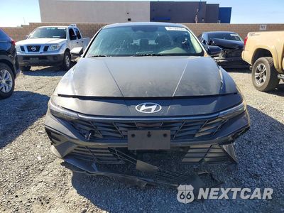 Piąte zdjęcie samochodu w środku: 2025 HYUNDAI ELANTRA SEL VIN:KMHLS4DG4SU890273 - miniatura