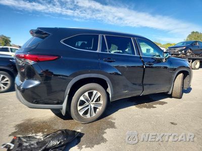 Trzecie zdjęcie samochodu z tyłu: 2023 TOYOTA HIGHLANDER XLE VIN:5TDKDRBH9PS033333 - miniatura