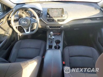 Zdjęcie 8 z 13 samochodu: 2019 NISSAN ALTIMA VIN:1N4BL4BV5KC242757 - miniatura