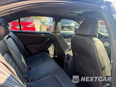 Zdjęcie 6 z 10 samochodu: 2017 VOLKSWAGEN JETTA GLI VIN:3VW4T7AJ2HM384751 - miniatura