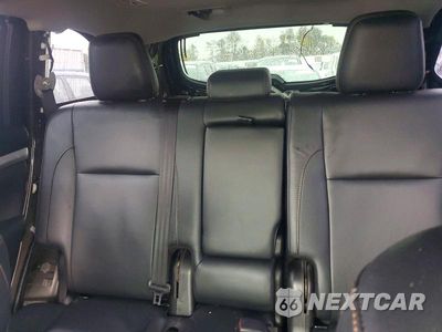 Zdjęcie 10 z 13 samochodu: 2018 TOYOTA HIGHLANDER XLE VIN:5TDJZRFH6JS545159 - miniatura