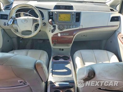 Zdjęcie 8 z 13 samochodu: 2011 TOYOTA SIENNA XLE 7-PASSENGER VIN:5TDDK3DC9BS001780 - miniatura