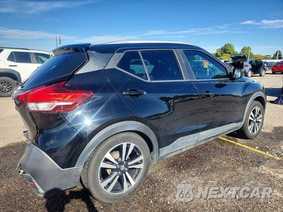 Trzecie zdjęcie samochodu z tyłu: 2019 NISSAN KICKS SV VIN:3N1CP5CUXKL553994 - miniatura