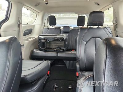 Zdjęcie 10 z 13 samochodu: 2017 CHRYSLER PACIFICA TOURING L VIN:2C4RC1BG0HR803617 - miniatura