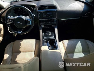 Zdjęcie 8 z 13 samochodu: 2018 JAGUAR F-PACE PRESTIGE VIN:SADCK2FX8JA320660 - miniatura