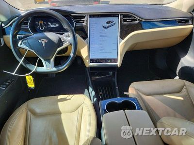 Zdjęcie 8 z 12 samochodu: 2015 TESLA MODEL S 70D VIN:5YJSA1S20FF085264 - miniatura