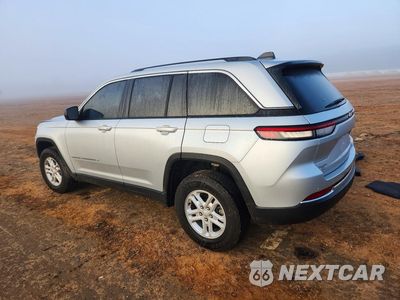 Drugie zdjęcie samochodu z przodu: 2023 JEEP GRAND CHEROKEE LAREDO VIN:1C4RJHAG8PC606606 - miniatura