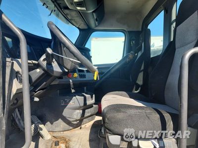 Zdjęcie 7 z 13 samochodu: 2019 FREIGHTLINER CASCADIA 126 SEMI TRUCK VIN:3AKJHLDV8KSKP8311 - miniatura