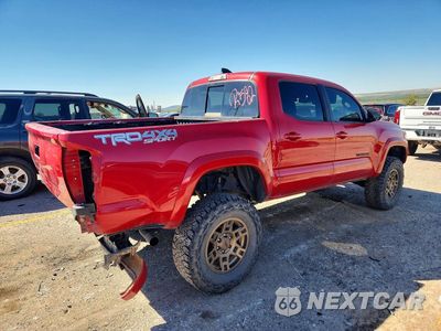 Trzecie zdjęcie samochodu z tyłu: 2022 TOYOTA TACOMA TRD SPORT VIN:3TMCZ5AN8NM479248 - miniatura