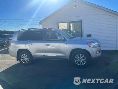 Piąte zdjęcie samochodu w środku: 2018 TOYOTA LAND CRUISER BASE VIN:JTMCY7AJ7J4071759 - miniatura