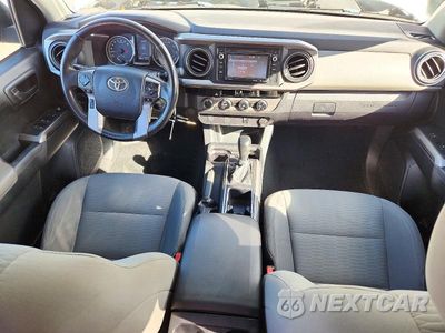 Zdjęcie 8 z 12 samochodu: 2017 TOYOTA TACOMA SR5 V6 VIN:3TMCZ5AN4HM049821 - miniatura