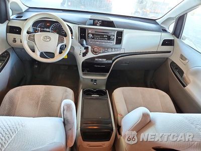 Zdjęcie 8 z 13 samochodu: 2013 TOYOTA SIENNA LE VIN:5TDKK3DC4DS332602 - miniatura