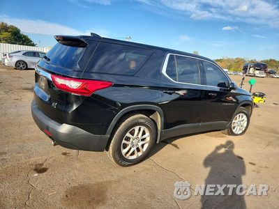 Trzecie zdjęcie samochodu z tyłu: 2018 CHEVROLET TRAVERSE LS VIN:1GNERFKW2JJ124998 - miniatura