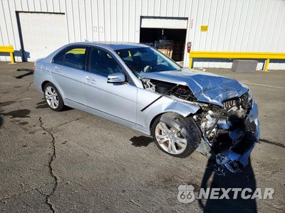 Czwarte zdjęcie samochodu z boku: 2011 MERCEDES-BENZ C 300 VIN:WDDGF5EB2BR175195 - miniatura