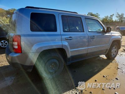 Trzecie zdjęcie samochodu z tyłu: 2015 JEEP PATRIOT SPORT VIN:1C4NJPBA6FD284320 - miniatura