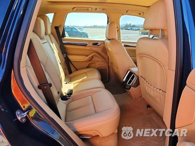 Zdjęcie 11 z 13 samochodu: 2013 PORSCHE CAYENNE S HYBRID VIN:WP1AE2A26DLA14912 - miniatura