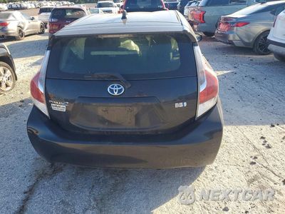 Zdjęcie 6 z 12 samochodu: 2016 TOYOTA PRIUS C TWO VIN:JTDKDTB35G1138255 - miniatura