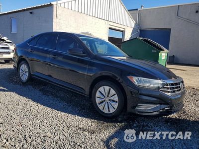 Czwarte zdjęcie samochodu z boku: 2019 VOLKSWAGEN JETTA S VIN:3VWC57BU2KM076226 - miniatura