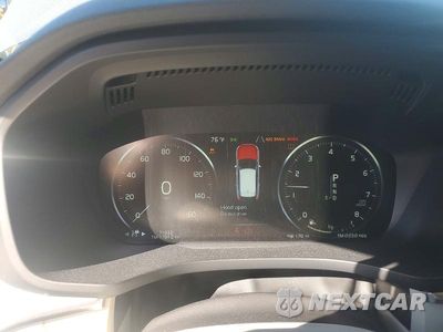 Zdjęcie 9 z 12 samochodu: 2019 VOLVO XC60 T5 MOMENTUM VIN:LYV102DK7KB184242 - miniatura