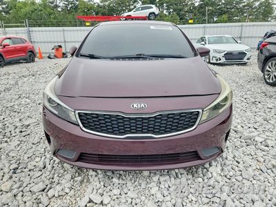 Piąte zdjęcie samochodu w środku: 2017 KIA FORTE LX VIN:3KPFK4A72HE080959 - miniatura