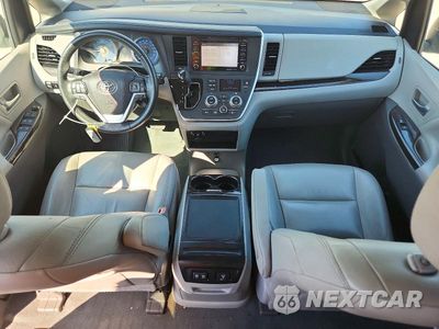 Zdjęcie 8 z 14 samochodu: 2020 TOYOTA SIENNA XLE 8-PASSENGER VIN:5TDYZ3DC3LS060886 - miniatura