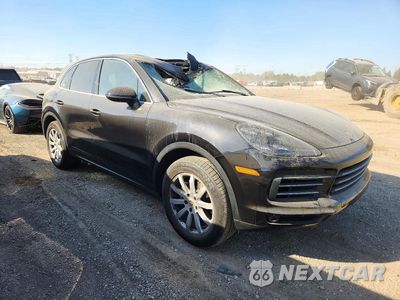 Czwarte zdjęcie samochodu z boku: 2019 PORSCHE CAYENNE VIN:WP1AA2AY5KDA03830 - miniatura