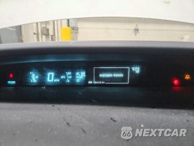 Zdjęcie 9 z 13 samochodu: 2014 TOYOTA PRIUS TWO VIN:JTDKN3DU9E1833029 - miniatura
