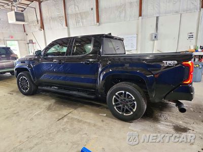Drugie zdjęcie samochodu z przodu: 2026 TOYOTA TACOMA TRD SPORT VIN:3TMKB5FN7TM055548 - miniatura